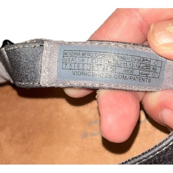 Vionic Pewter McKenna Metallic Sandal Women 7.5 Adjustable Back Silver Strappy - Picture 8 of 8